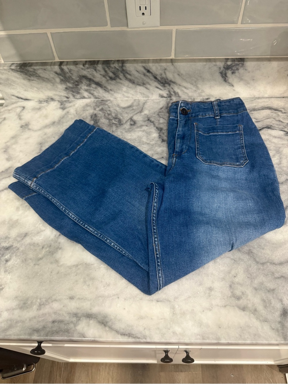bagatelle Women’s Cropped Wide Leg Denim Jeans in Blue